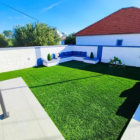 Polis Βίλα Policnik