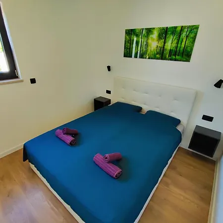 빌라 Polis Policnik