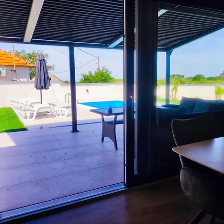 Polis Villa Policnik