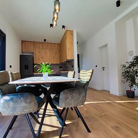 Polis 빌라 Policnik