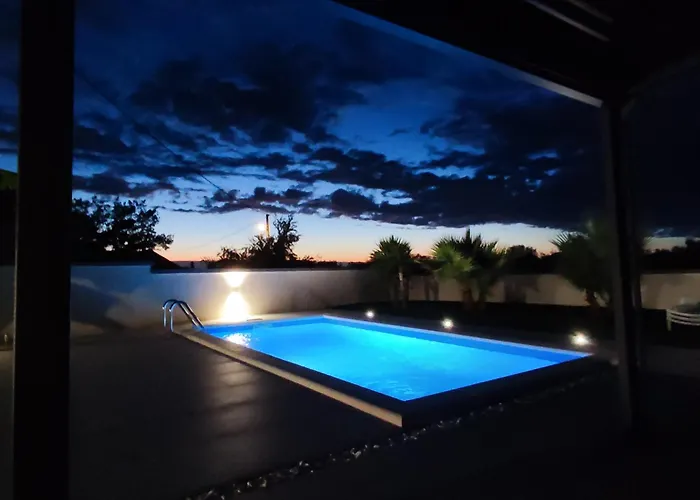 Polis Вилла Policnik